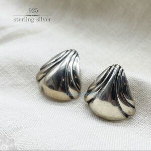 VINTAGE Ca 1970 Sterling Silver Art Deco Shell Post Earrings